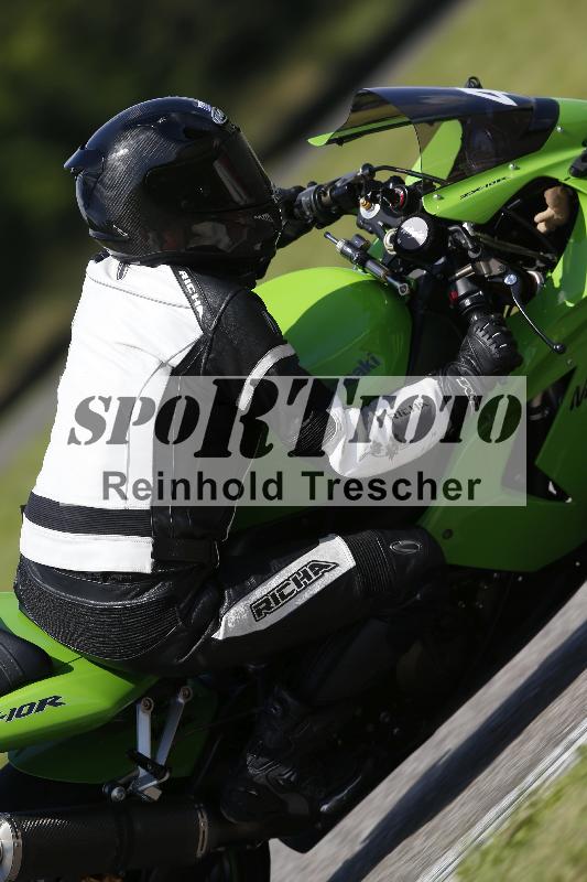 /Archiv-2024/29 12.06.2024 MOTO.CH Track Day ADR/Gruppe blau/4